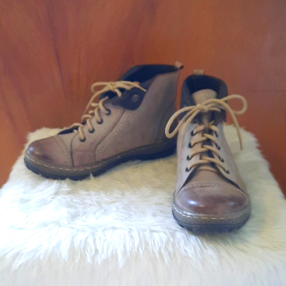 V Italia Booties, Euro size 37, never worn